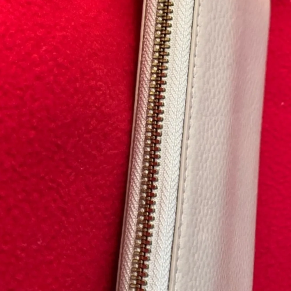 Tory Burch light pink/ cream Leather long zipper wallet with Gold Logo - Picture 5 of 8